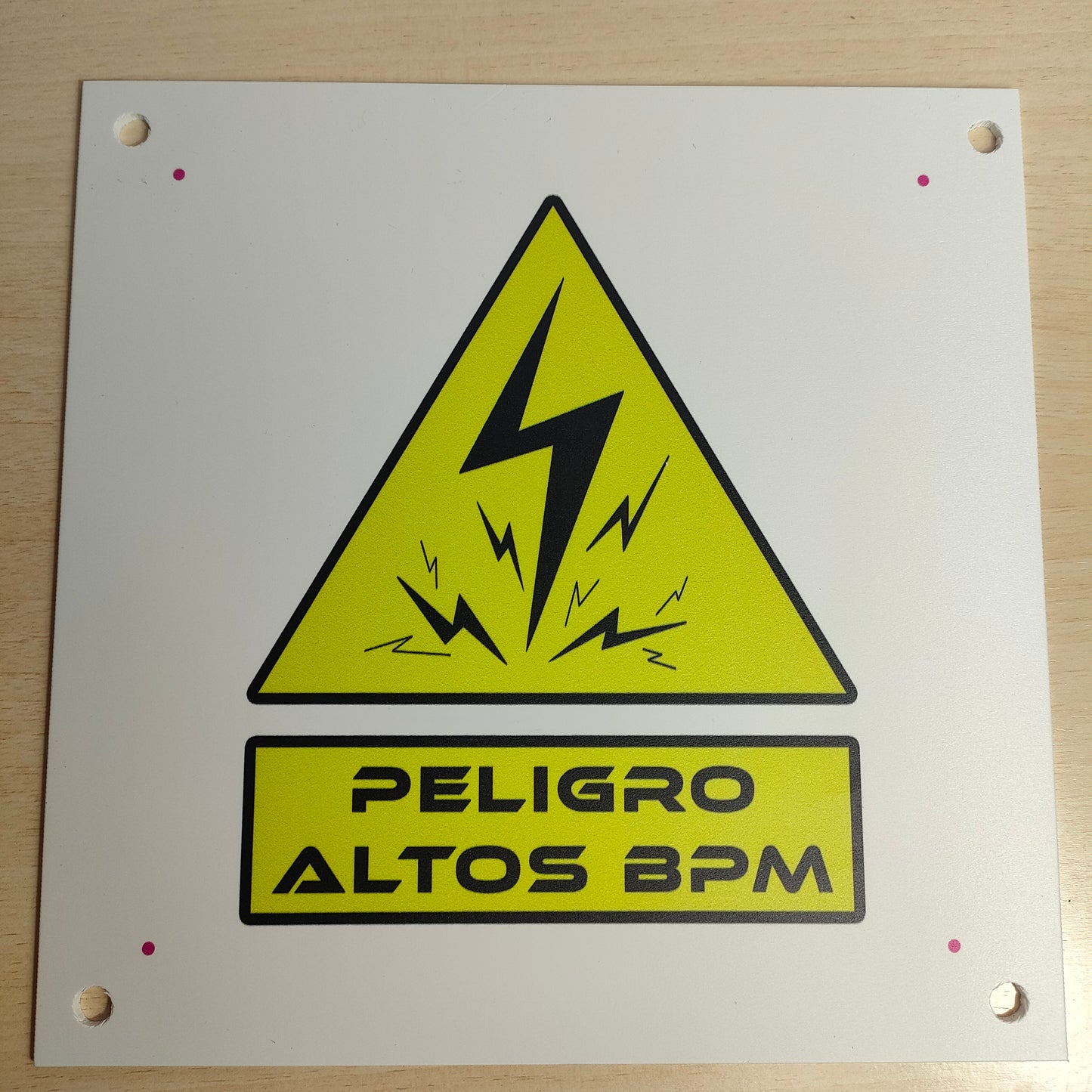 Cartel de Peligro por BPM,s