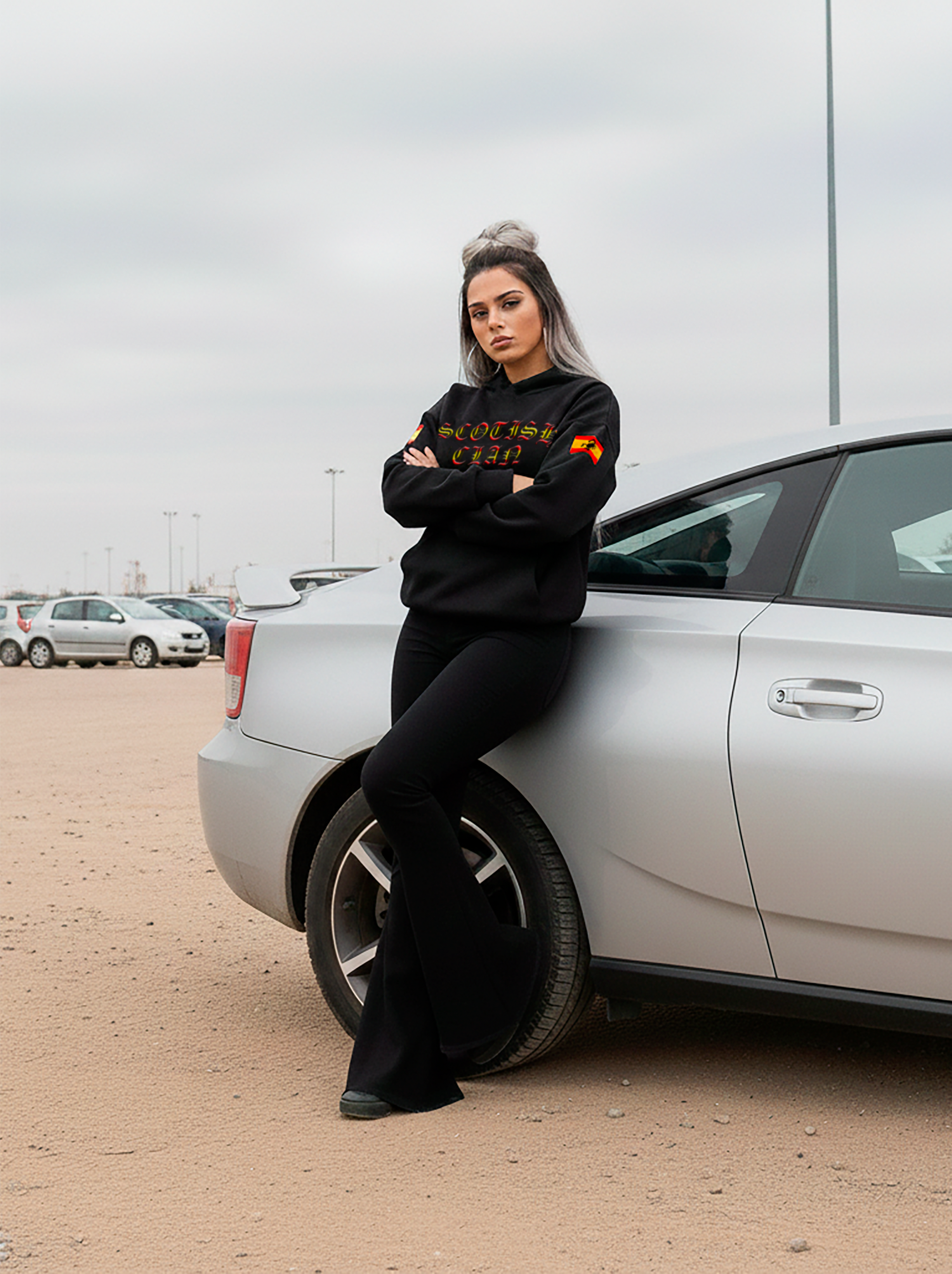 modelo sudadera con capucha scotish clan españa negra bandera española - zona hardcore